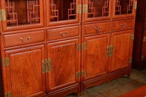 買(mǎi)到便宜的緬甸花梨家具 它的名字也許叫高棉花梨